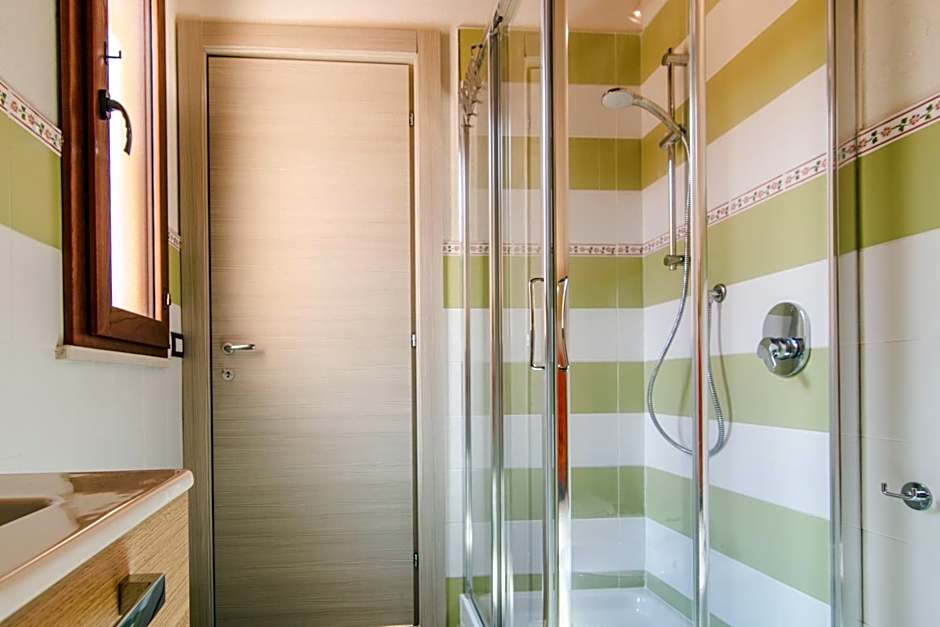 Abbraccio del Carrubo