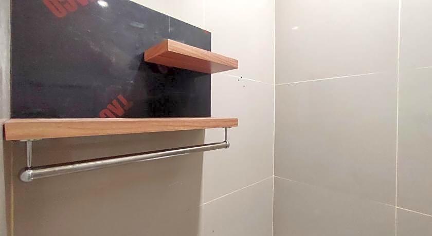 RedDoorz near Graha Saba Buana 2