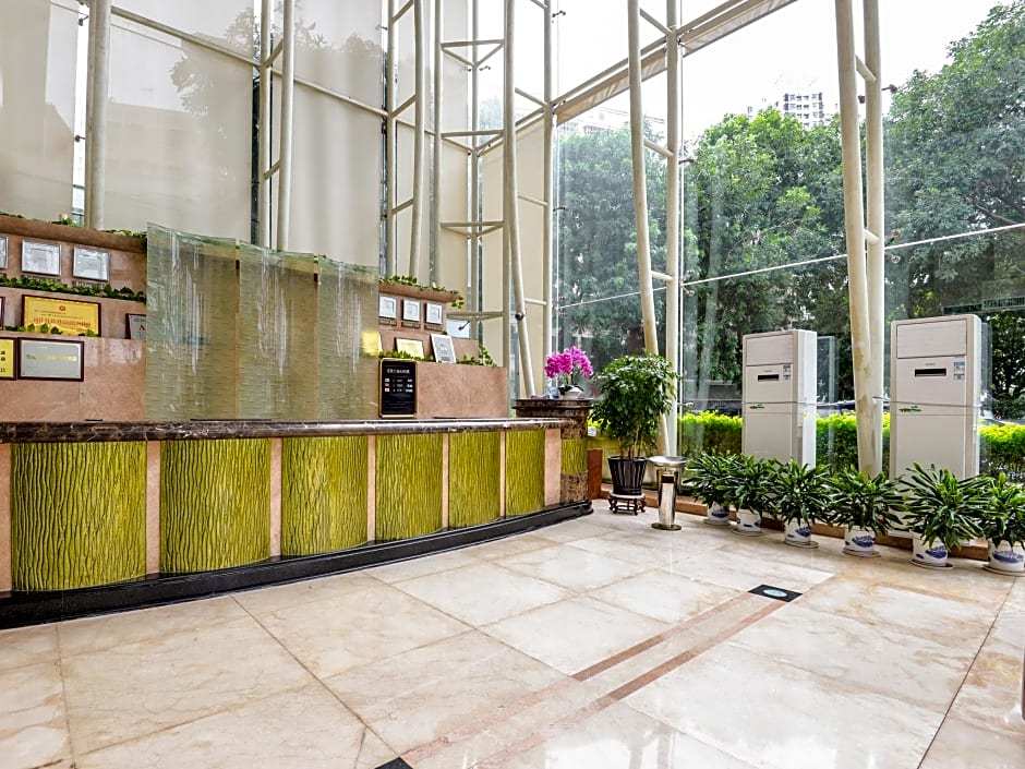 Royalty Hotel