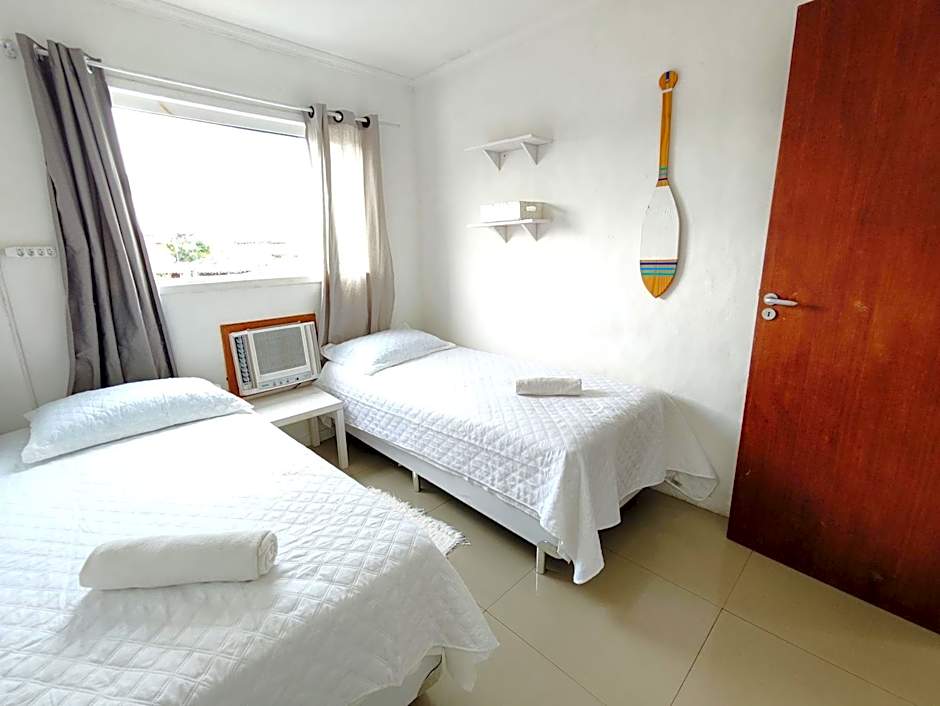 Casa completa a 70 m da praia dos ossos