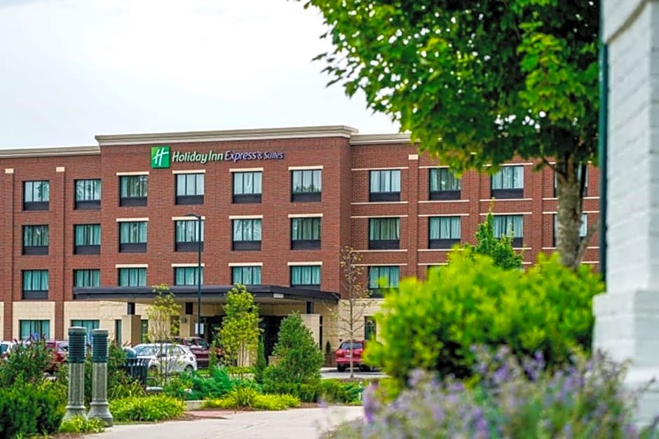 Holiday Inn Express & Suites Franklin - Berry Farms