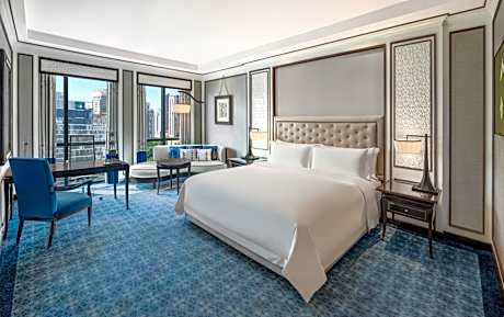 Royal Room, 1 King, City view