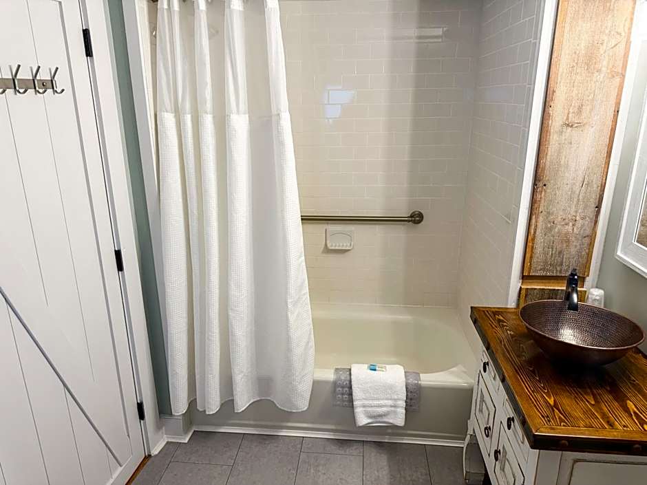 The Black Walnut Inn