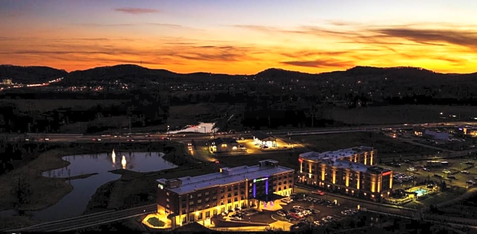 Holiday Inn Express & Suites Franklin - Berry Farms By IHG