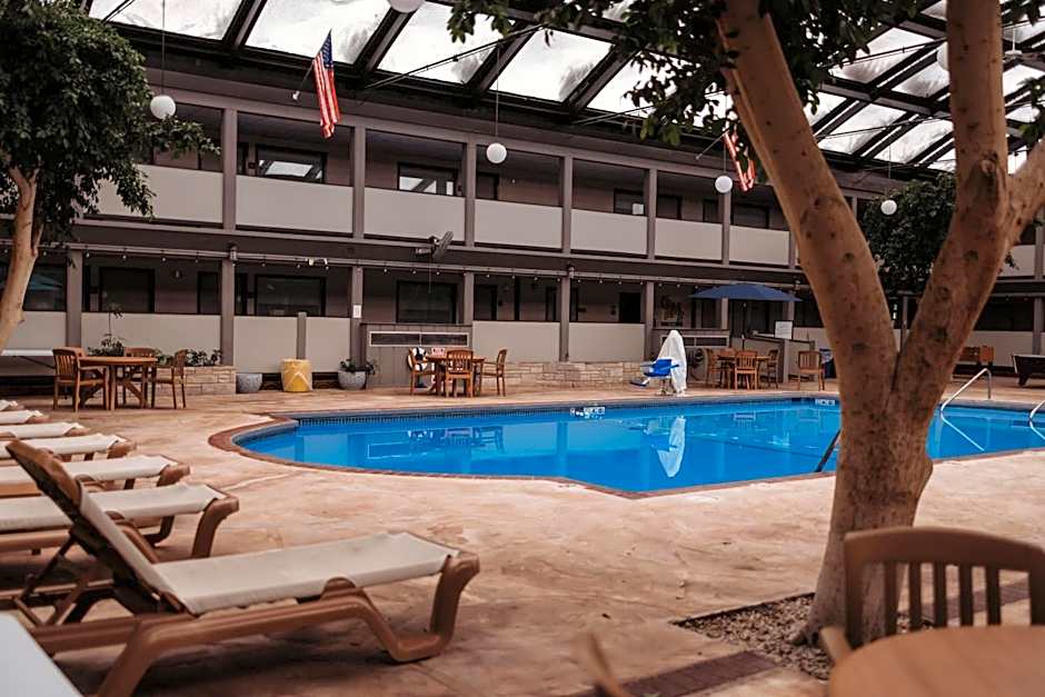 AmericInn by Wyndham Appleton Downtown