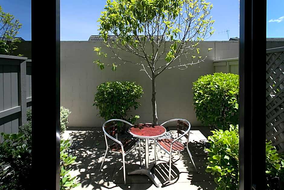 Alpine Lake Motor Lodge