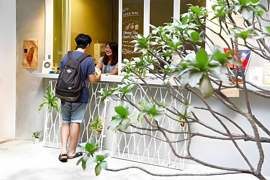 OwlStay Flip Flop Hostel Garden