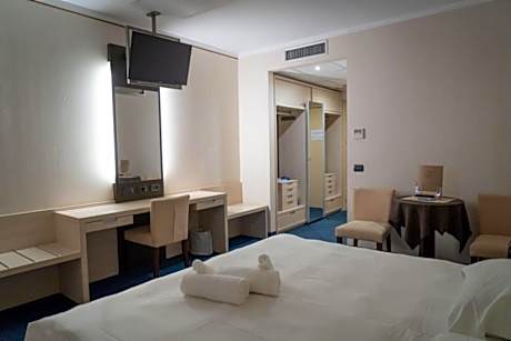 Single Room with Garden View