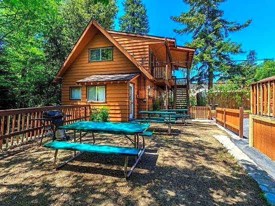 Sleepy Hollow Cabins & Hotel