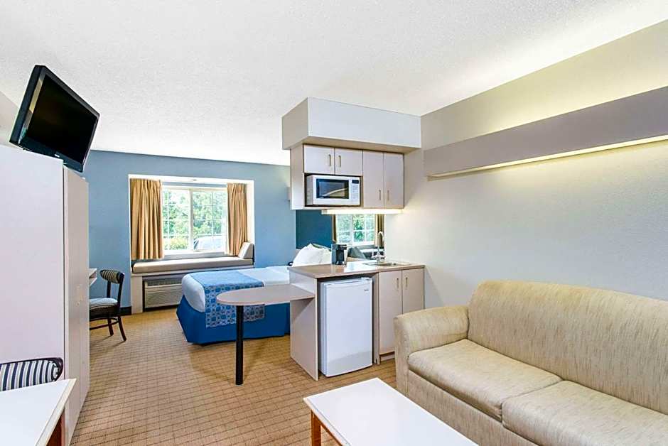 Microtel Inn & Suites By Wyndham Seneca Falls