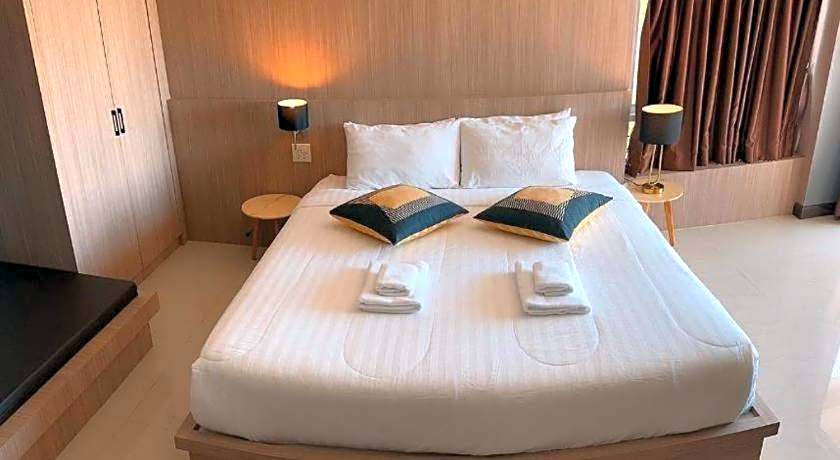 Home Place  Lopburi Hotel