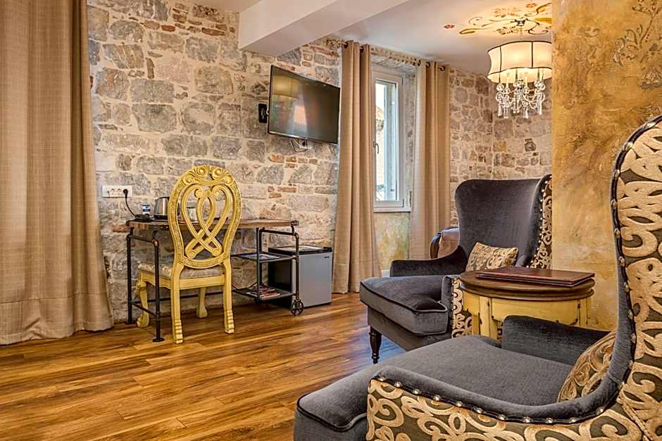 Plaza Marchi Old Town