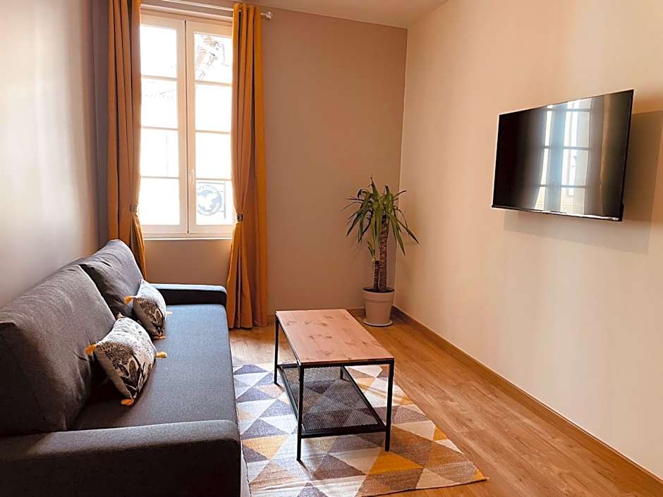 Maison De La Tour