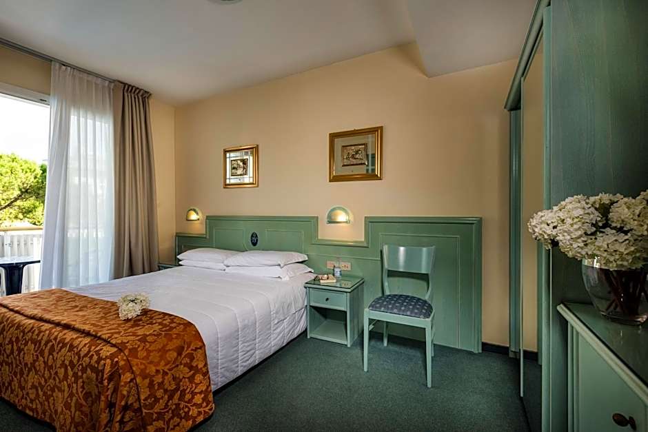 Salus Smart & Chic Hotel