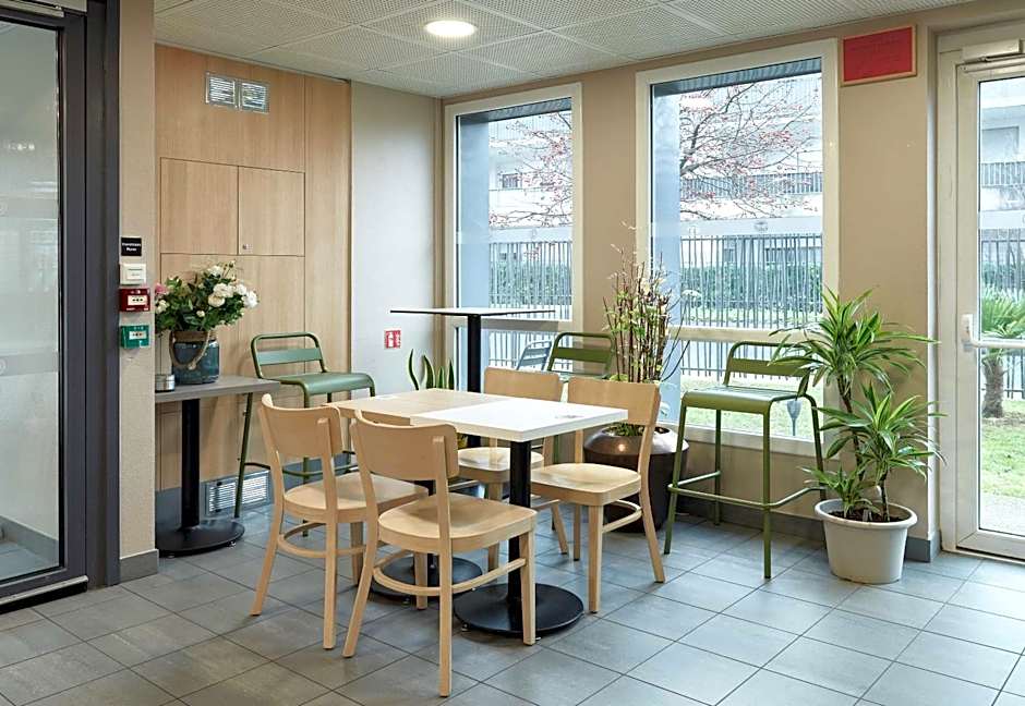 B&B Hôtel ORLY CHEVILLY Marché International