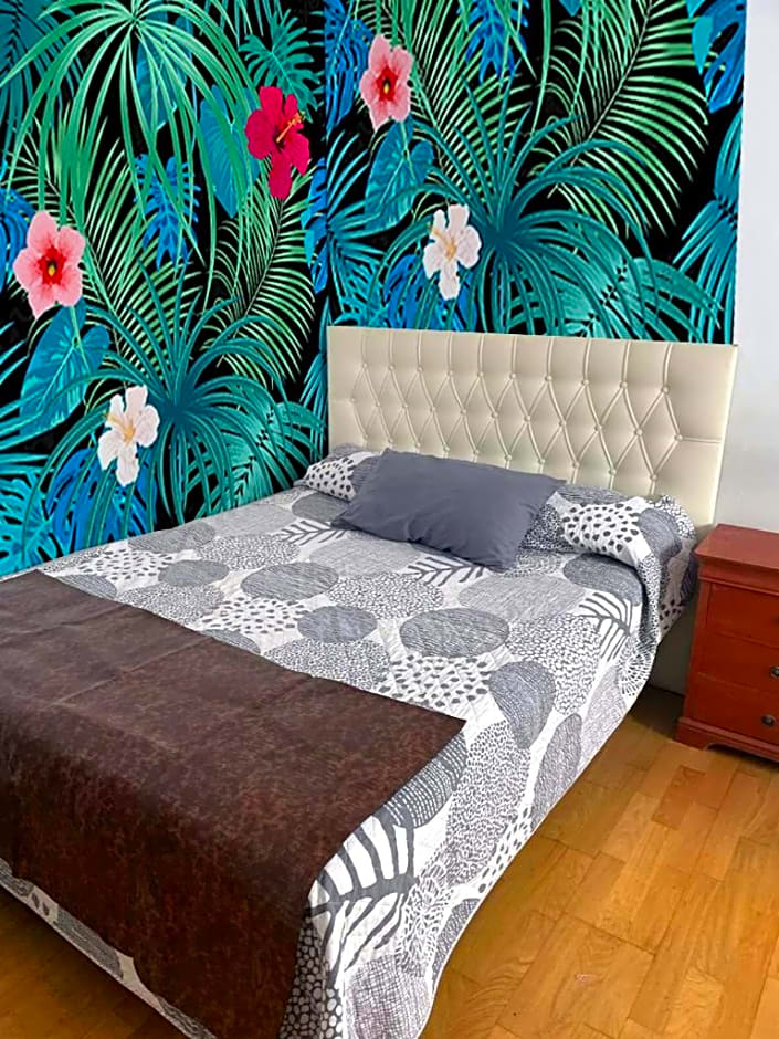 GRAN VIA VALVERDE Apartaments & ROOMS PARKING