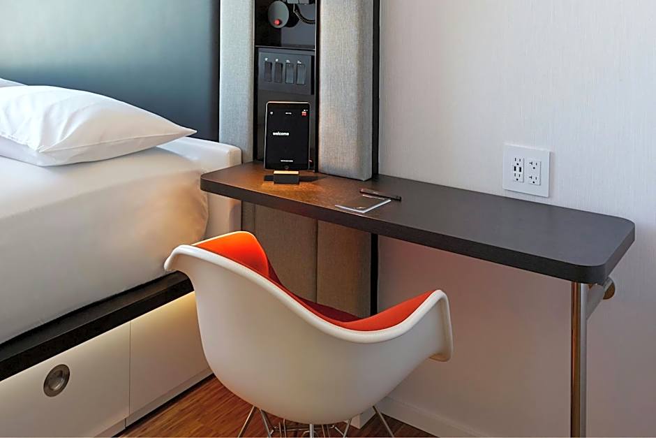 citizenM Boston North Station