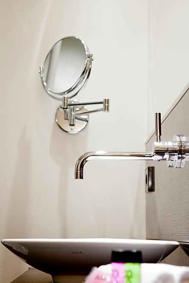 Hotel TraumRaum - "SELF CHECK IN"