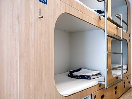6 Bed Room