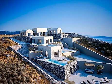 Honeymoon Caldera View Suite with Private Heated Pool
