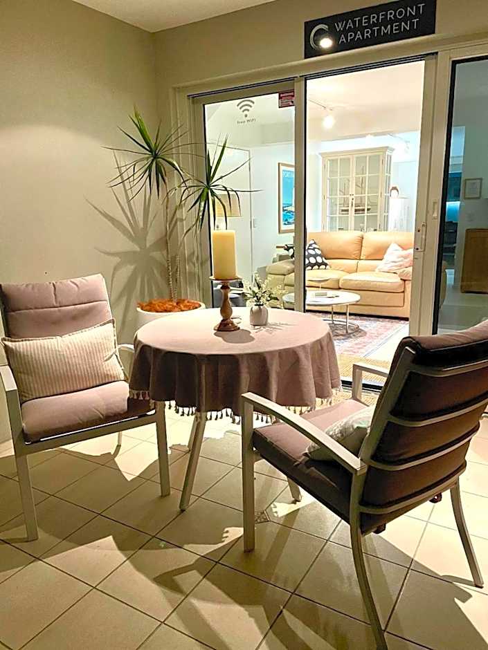 Edge17 Waterfront Apartment, plus Cottage with Garden View - Port Fairy