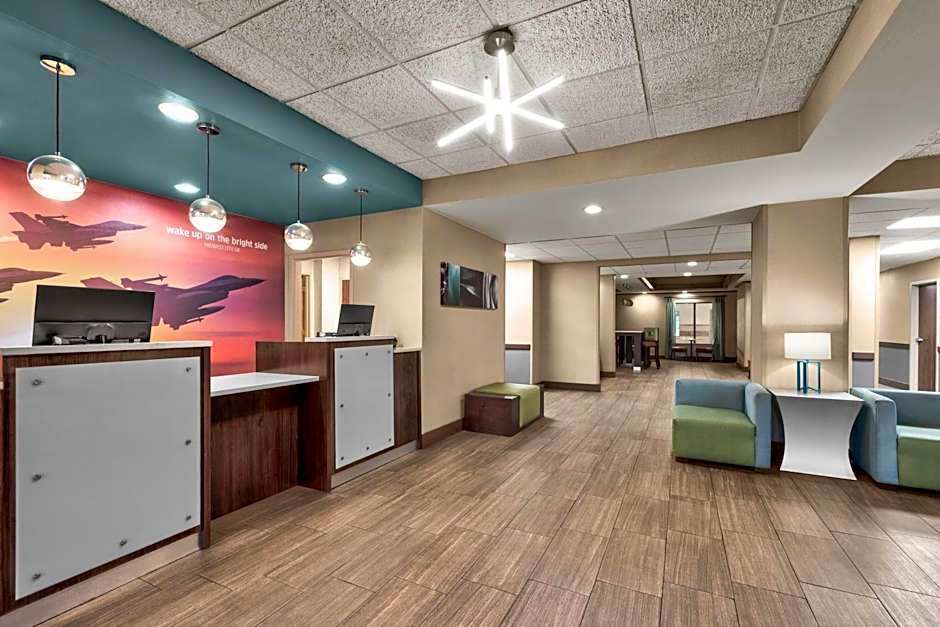 La Quinta Inn & Suites by Wyndham Midwest City - Tinker AFB