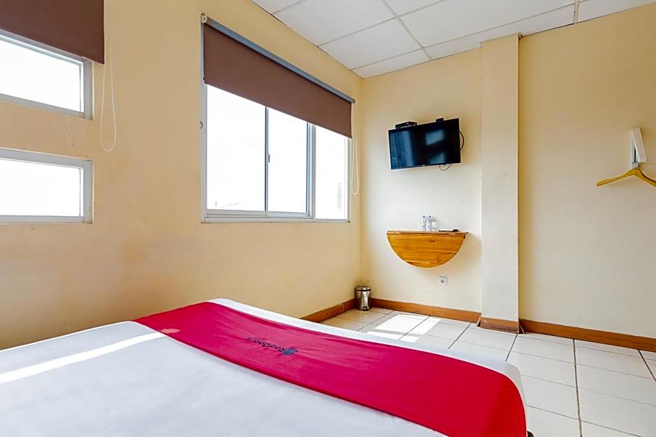 RedDoorz @ Iodium Residence Cikarang
