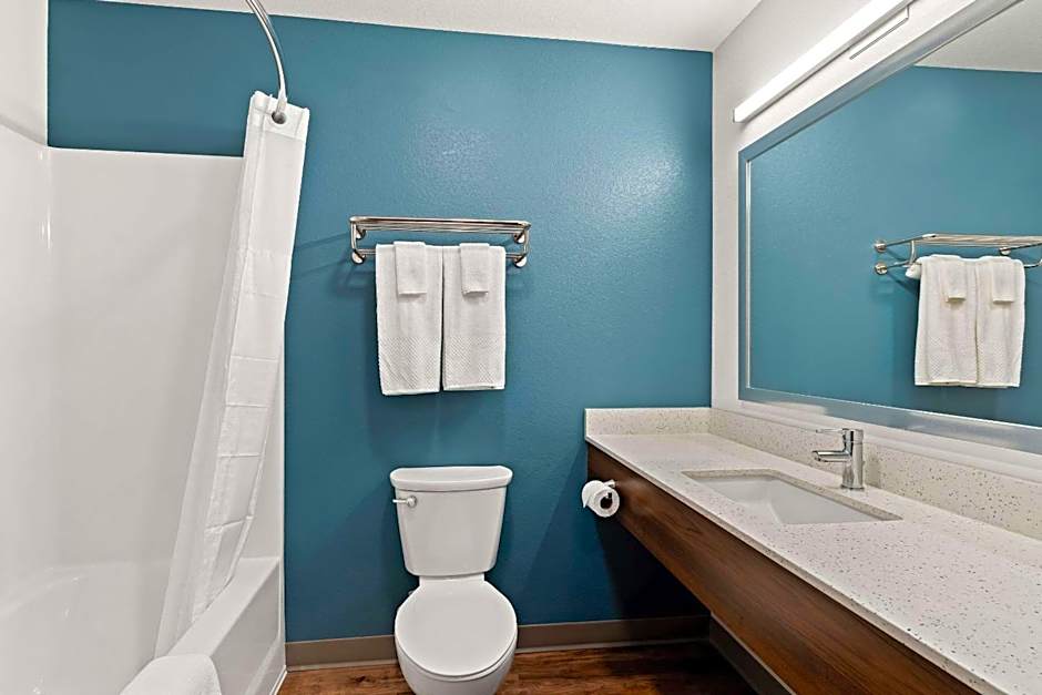 WoodSpring Suites Denver Commerce City