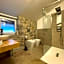 SnowLake Suite & Apartment