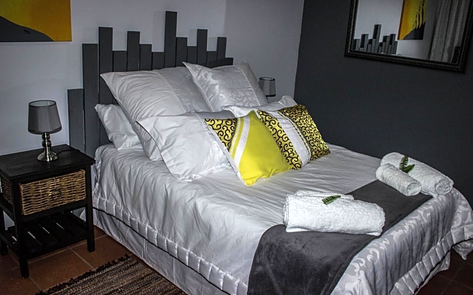 Oppi Hoek Guest House