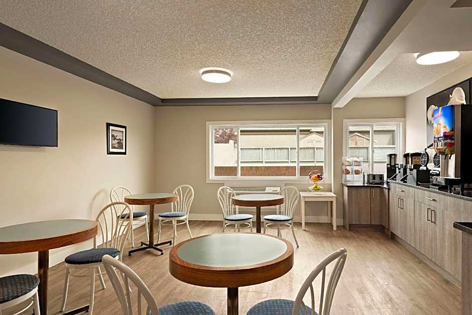 Travelodge by Wyndham Calgary South