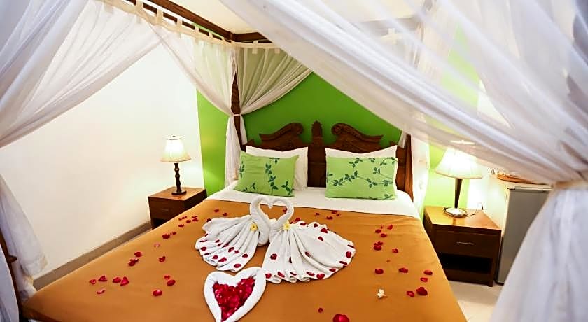 Aquarius Beach Hotel