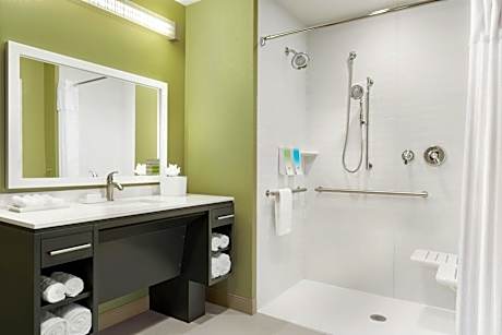 2Queen Hearing Accessible Studio Suite Nosmok