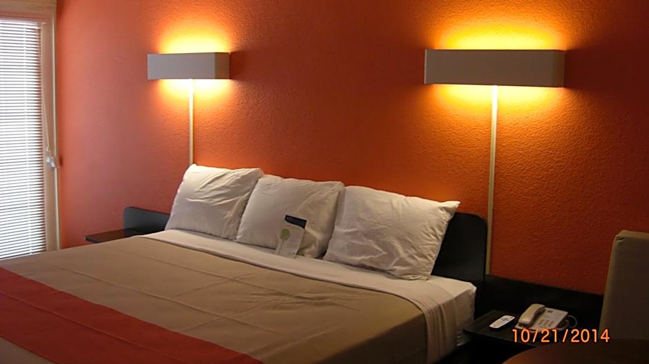 Days Inn by Wyndham Brawley