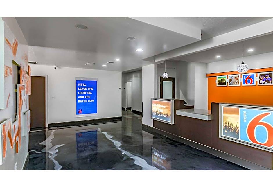 Motel 6-Augusta, KS