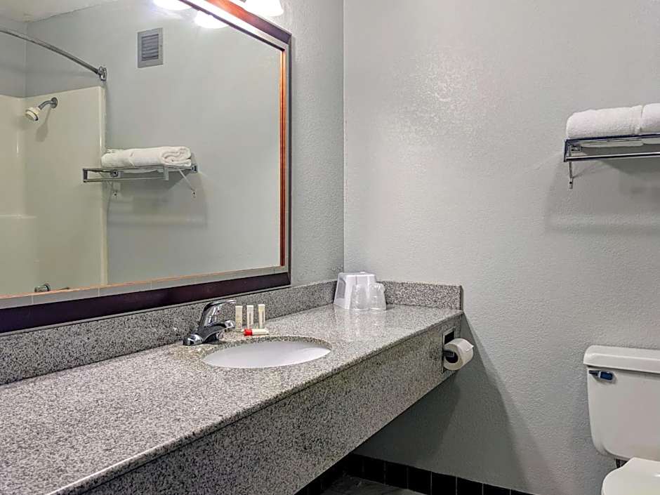 Baymont by Wyndham Hannibal