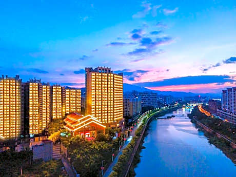 Wuzhishan Qingneng Lijingwan Hotel