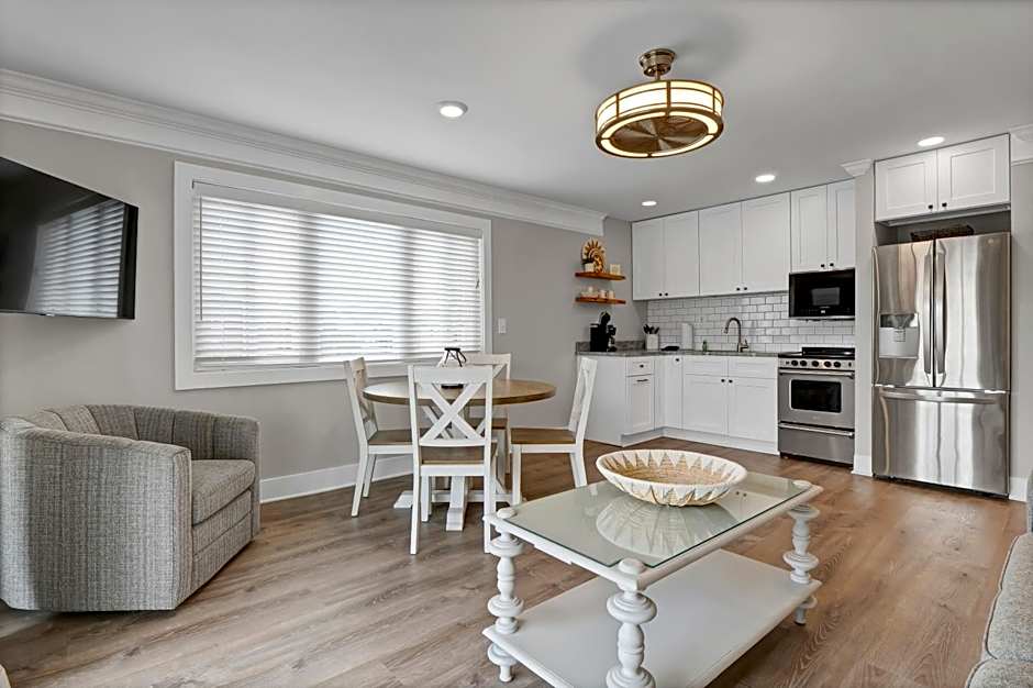 Sandpeddler Inn and Suites