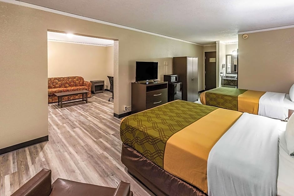 Econo Lodge Inn & Suites Newton