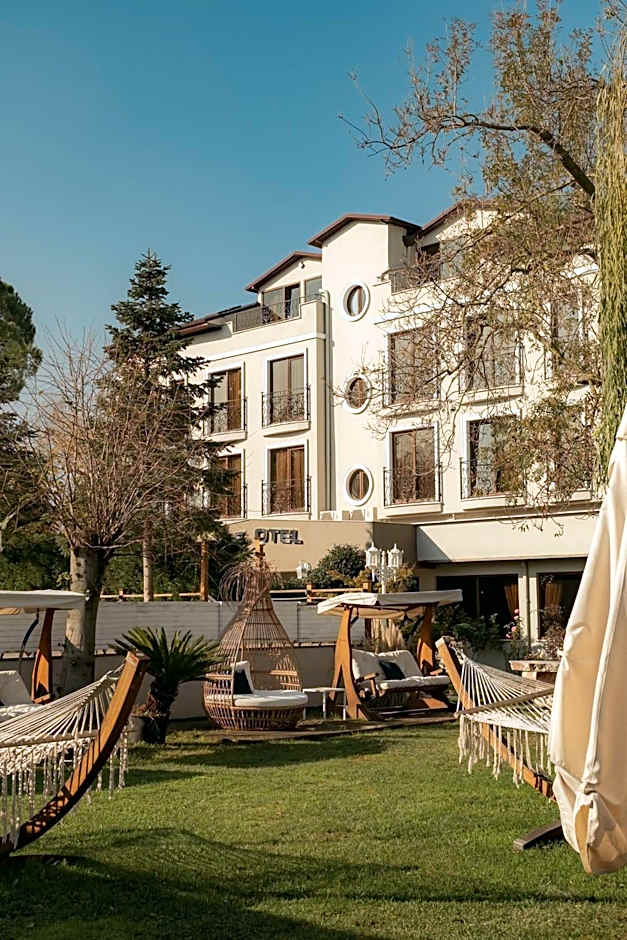 Lale Hotel