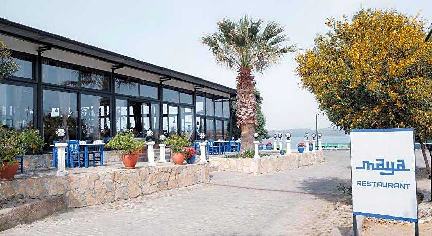 Maya Bistro Hotel & Beach