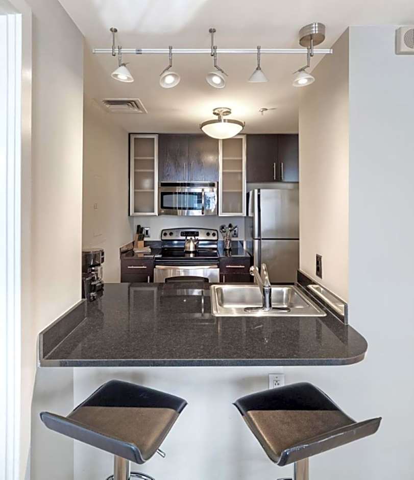 Global Luxury Suites at The White House