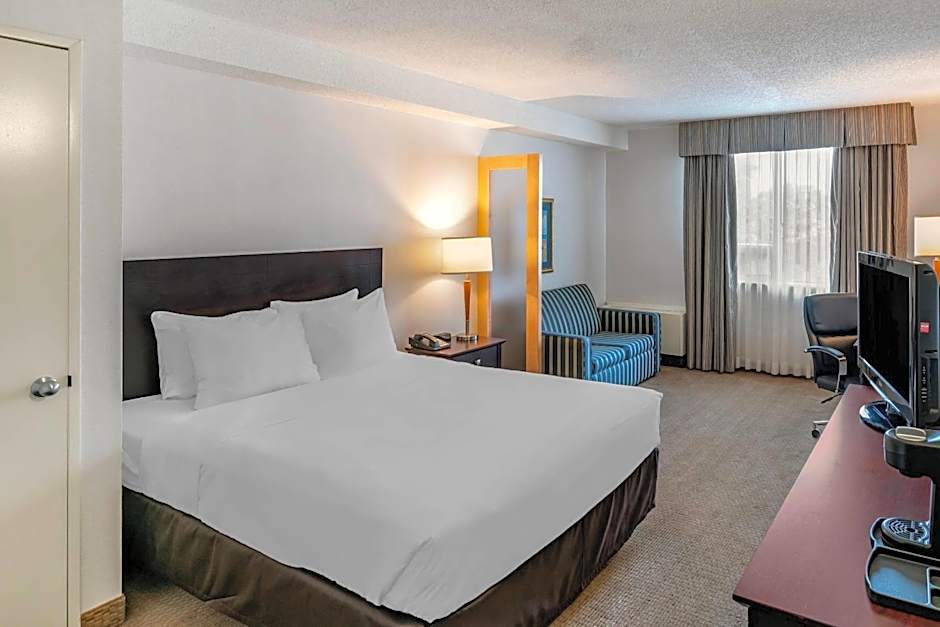 Quality Hotel Montreal East