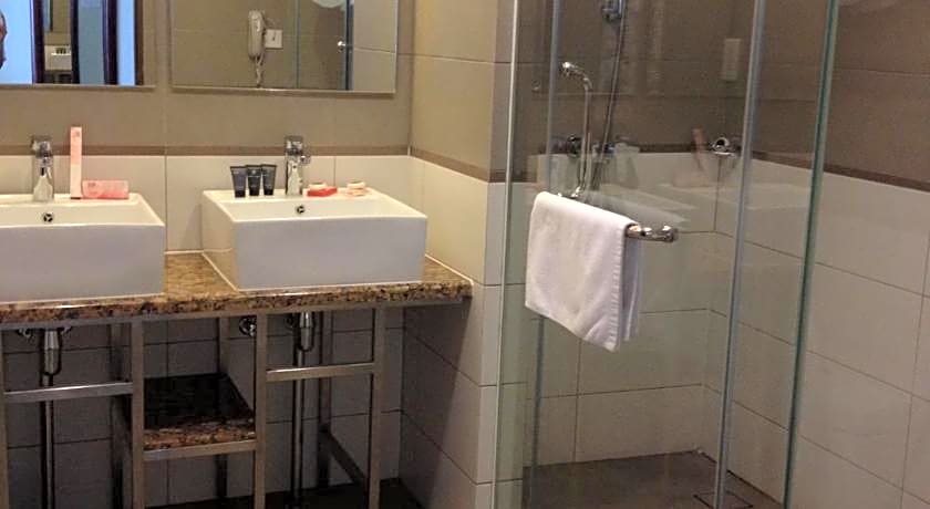 Gaya Centre Hotel