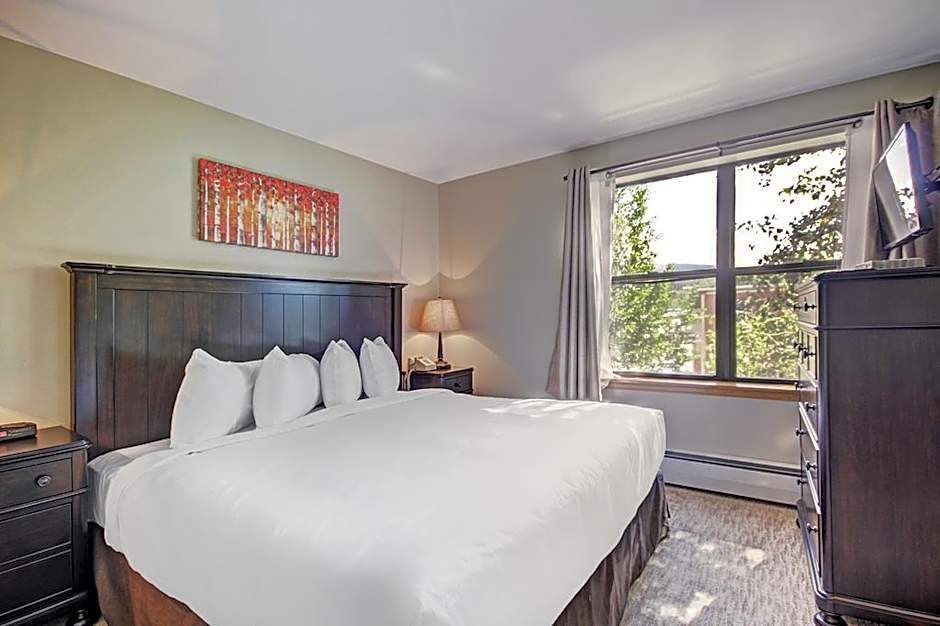 River Mountain Lodge