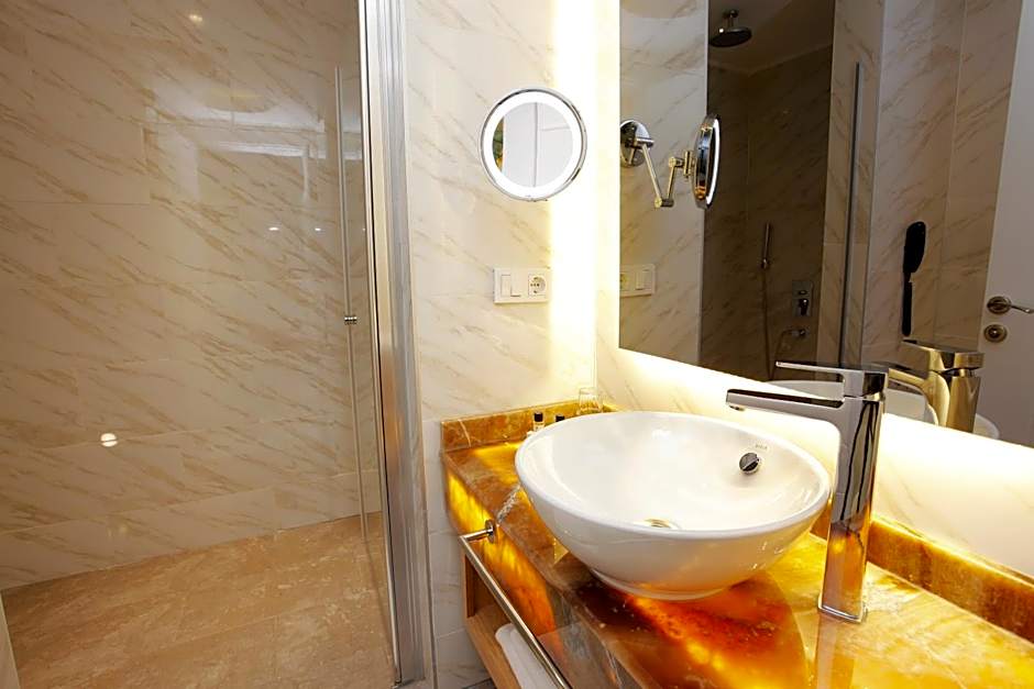 Kleopatra Suit Hotel