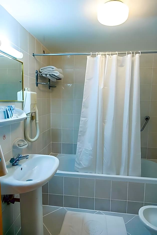 Sharjah Carlton Hotel