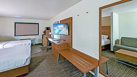 Queen Room Suite  with Two Queen Beds