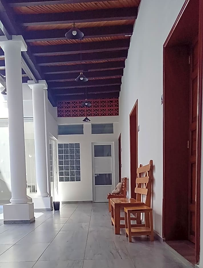 El Salto de Camela - Vera y Espín Hostal