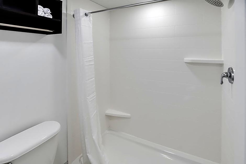 Blu Atlantic Hotel & Suites